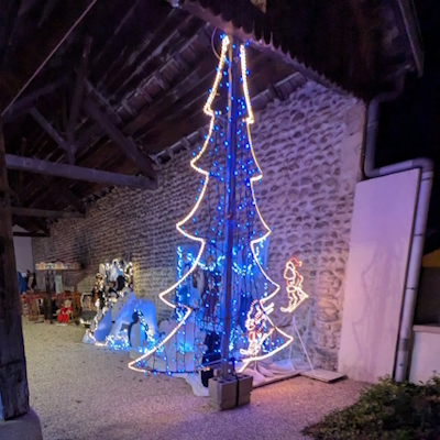 Epinouze by night